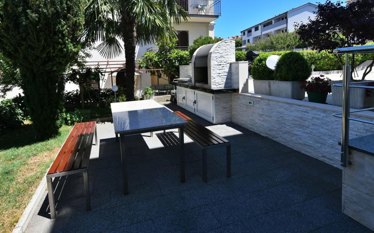 Apartments Mary Malinska Extérieur photo