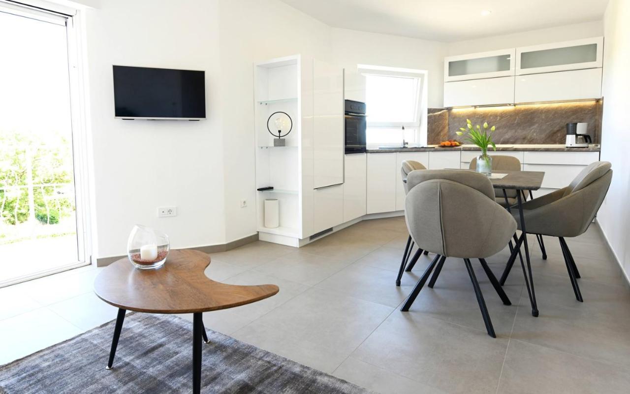 Apartments Mary Malinska Extérieur photo
